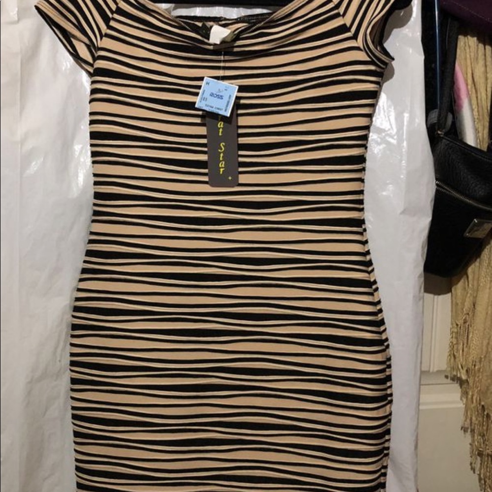 Dress - Picture 2 of 2